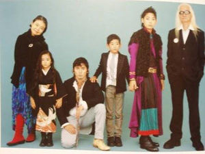 画像あり 本木雅弘の家族写真まとめ 義理の両親は内田裕也と樹木希林 ゴシッパーaka